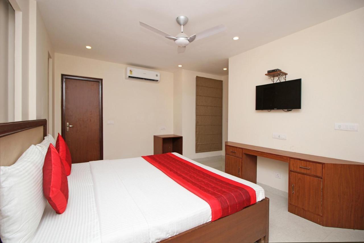 OYO 9028 Hotel Blu Pebbles Neu-Delhi Exterior foto